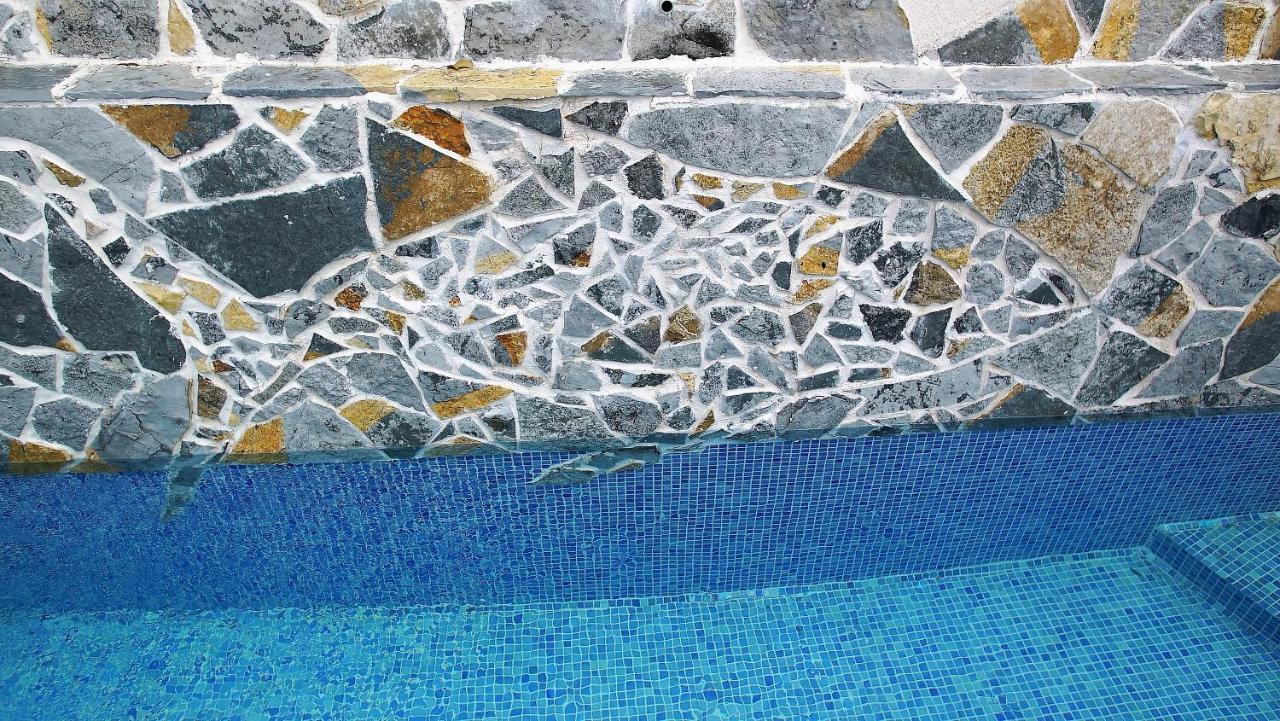 קוטור Penthouse Stoliv New Spa-Pool Villa Is Located 5M From The Sea, Exclusive Terrace,Private Jetty Wih Sunbeds, Pebble Beach, Secluded Location Total Area 375M2 At Your Disposal מראה חיצוני תמונה