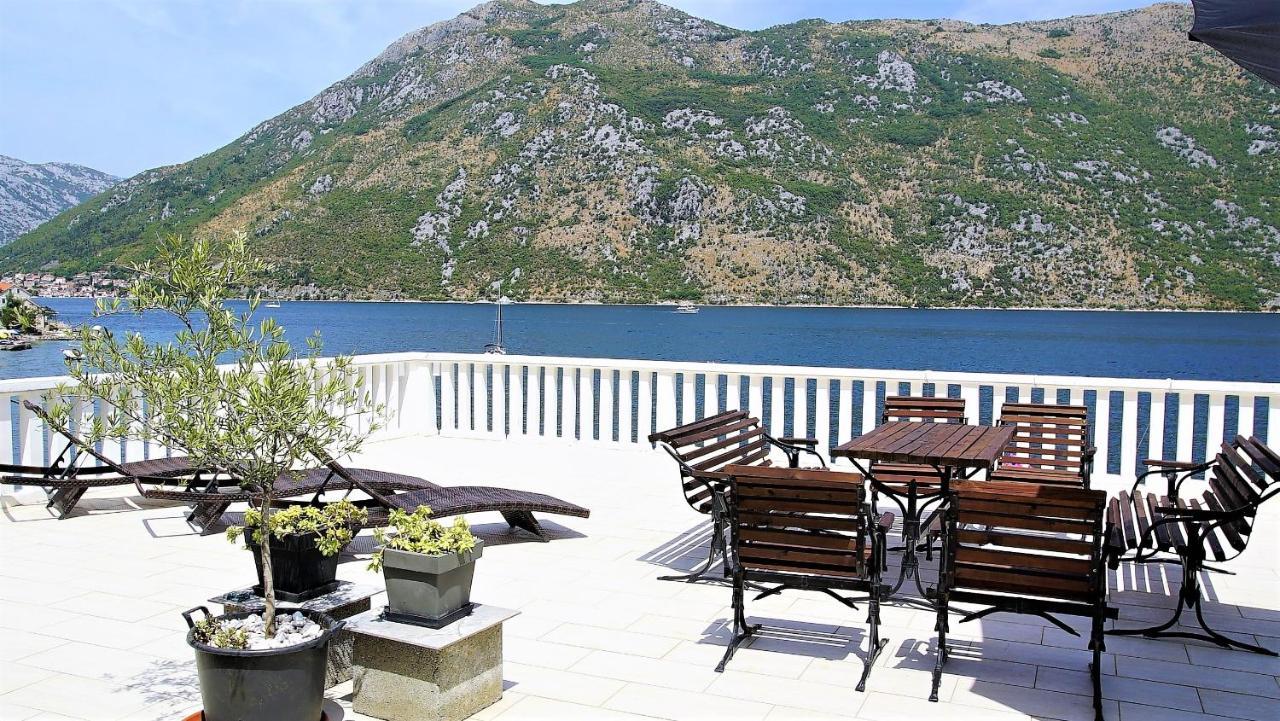 קוטור Penthouse Stoliv New Spa-Pool Villa Is Located 5M From The Sea, Exclusive Terrace,Private Jetty Wih Sunbeds, Pebble Beach, Secluded Location Total Area 375M2 At Your Disposal מראה חיצוני תמונה