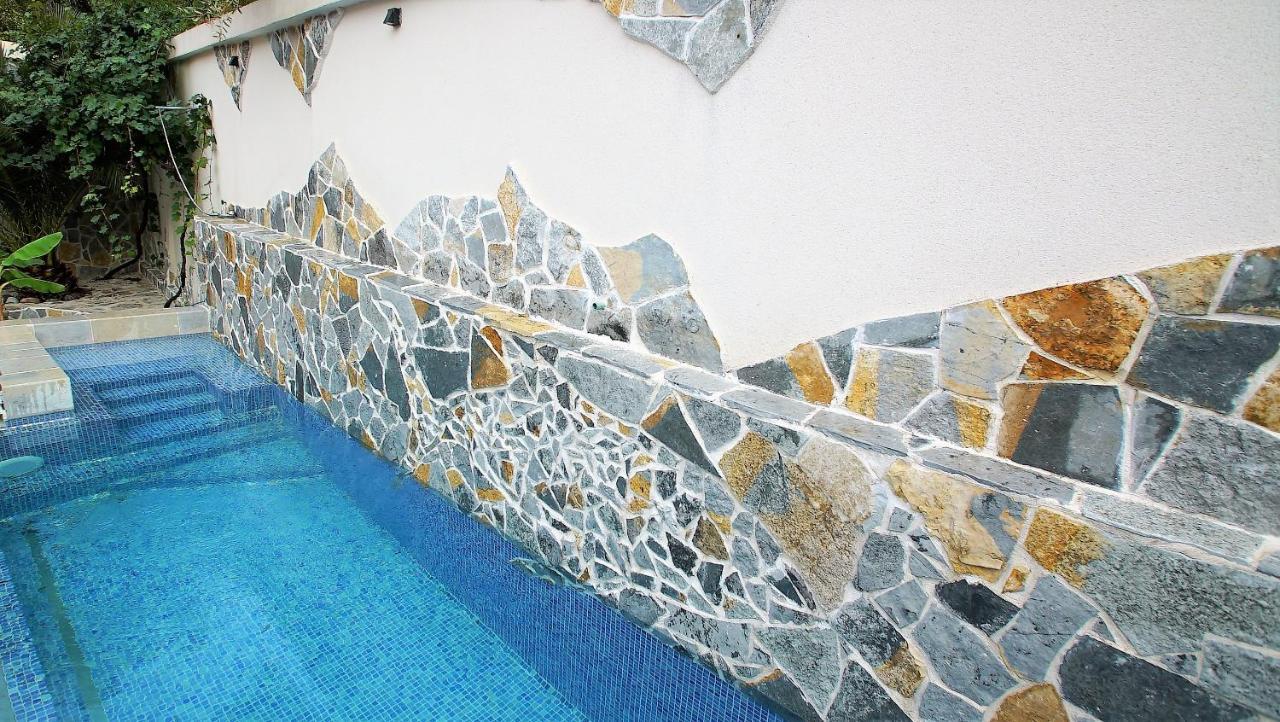 קוטור Penthouse Stoliv New Spa-Pool Villa Is Located 5M From The Sea, Exclusive Terrace,Private Jetty Wih Sunbeds, Pebble Beach, Secluded Location Total Area 375M2 At Your Disposal מראה חיצוני תמונה