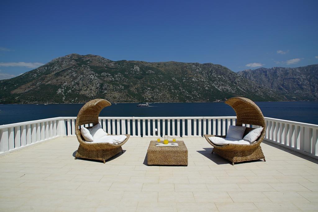 קוטור Penthouse Stoliv New Spa-Pool Villa Is Located 5M From The Sea, Exclusive Terrace,Private Jetty Wih Sunbeds, Pebble Beach, Secluded Location Total Area 375M2 At Your Disposal מראה חיצוני תמונה