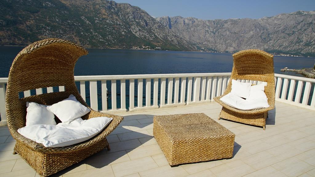 קוטור Penthouse Stoliv New Spa-Pool Villa Is Located 5M From The Sea, Exclusive Terrace,Private Jetty Wih Sunbeds, Pebble Beach, Secluded Location Total Area 375M2 At Your Disposal מראה חיצוני תמונה