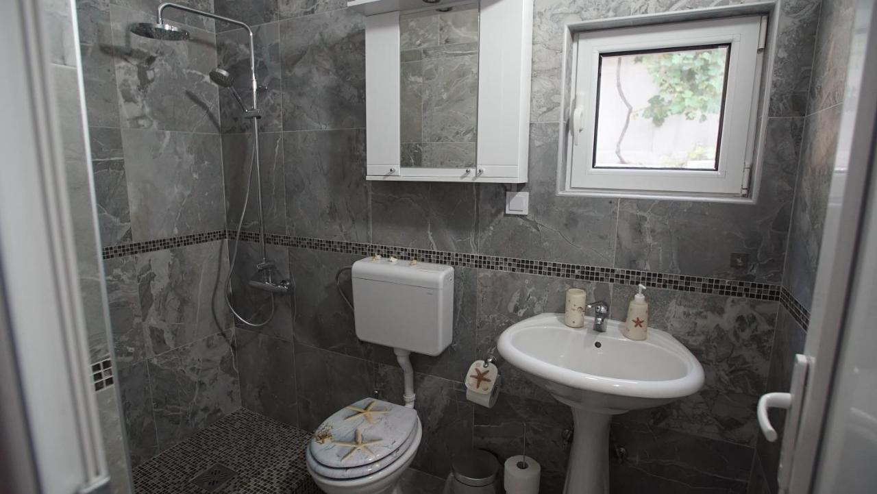קוטור Penthouse Stoliv New Spa-Pool Villa Is Located 5M From The Sea, Exclusive Terrace,Private Jetty Wih Sunbeds, Pebble Beach, Secluded Location Total Area 375M2 At Your Disposal מראה חיצוני תמונה