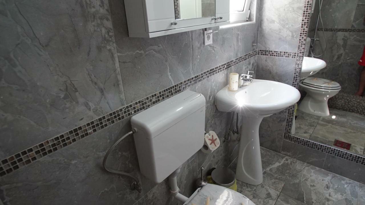 קוטור Penthouse Stoliv New Spa-Pool Villa Is Located 5M From The Sea, Exclusive Terrace,Private Jetty Wih Sunbeds, Pebble Beach, Secluded Location Total Area 375M2 At Your Disposal מראה חיצוני תמונה